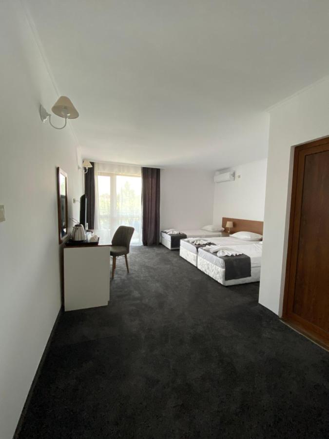 Villa Aqua Family Hotel Burgas Exterior foto
