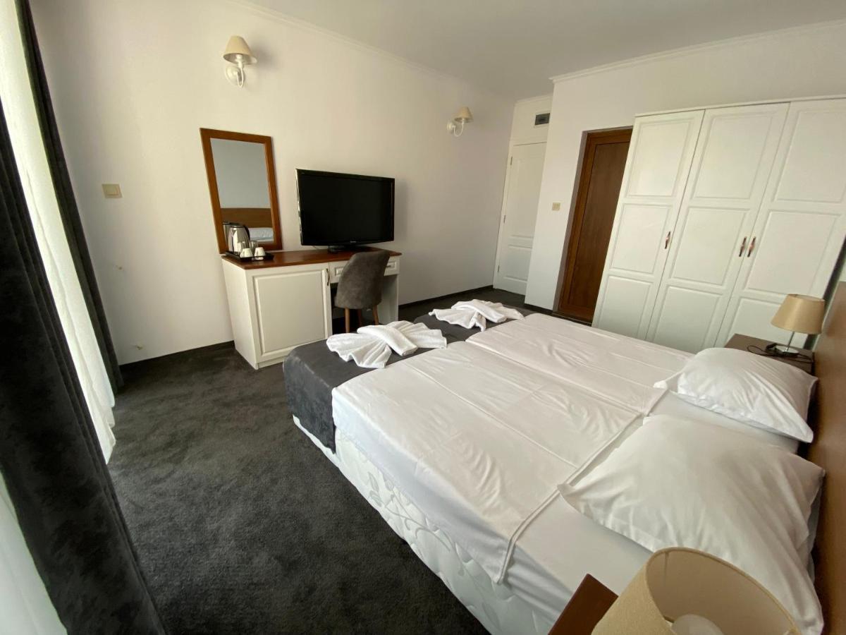 Villa Aqua Family Hotel Burgas Exterior foto